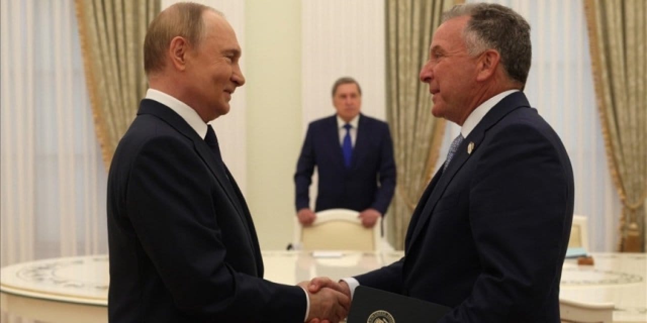 Kremlin’le konuşmaları sızmıştı! Trump’ın temsilcisi ülkeyi karıştırdı: ‘Rus ajanı’, ‘hain’, ‘derhal kovulmalı’