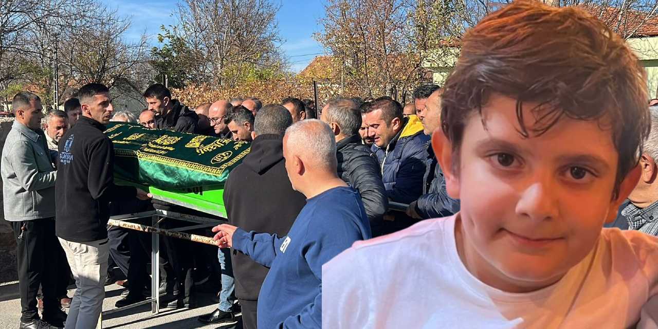 Nefes borusuna jelibon kaçan 8 yaşındaki Ahmet toprağa verildi