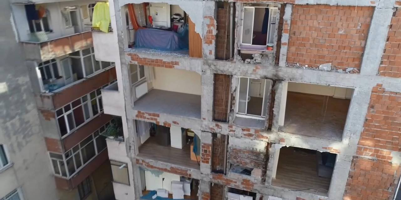 İki apartman 40 yıl boyunca tek duvarı kullanmış