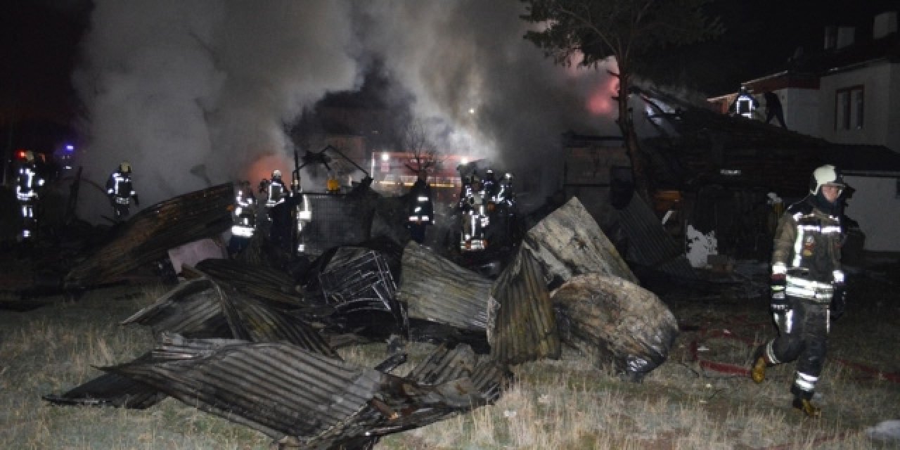Zihinsel engelli 3 kardeş kalıyordu: Ankara’da soba yangını evi küle çevirdi