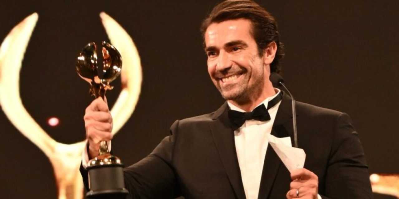 İbrahim Çelikkol Dubai'den ödülle döndü