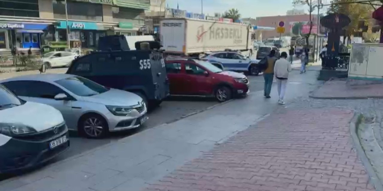 İstanbul'un göbeğinde kaldırıma bırakılmış el bombası bulundu