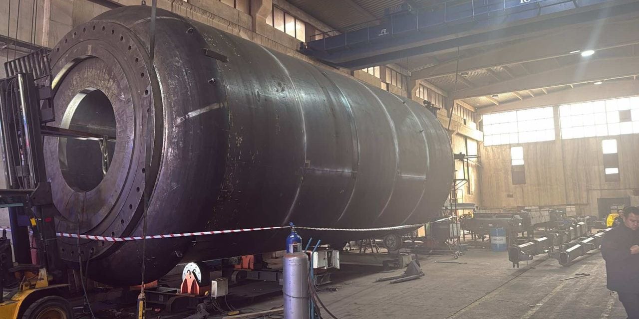 Korkunç bir ölüm! İki emekçi 3 tonluk saç levhanın altında ezilerek can verdi