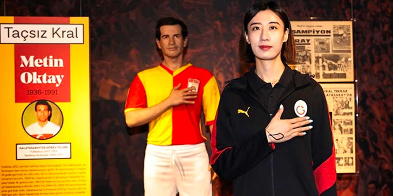 Çinli yıldız Galatasaray'a imzayı attı: Metin Oktay pozu verdi