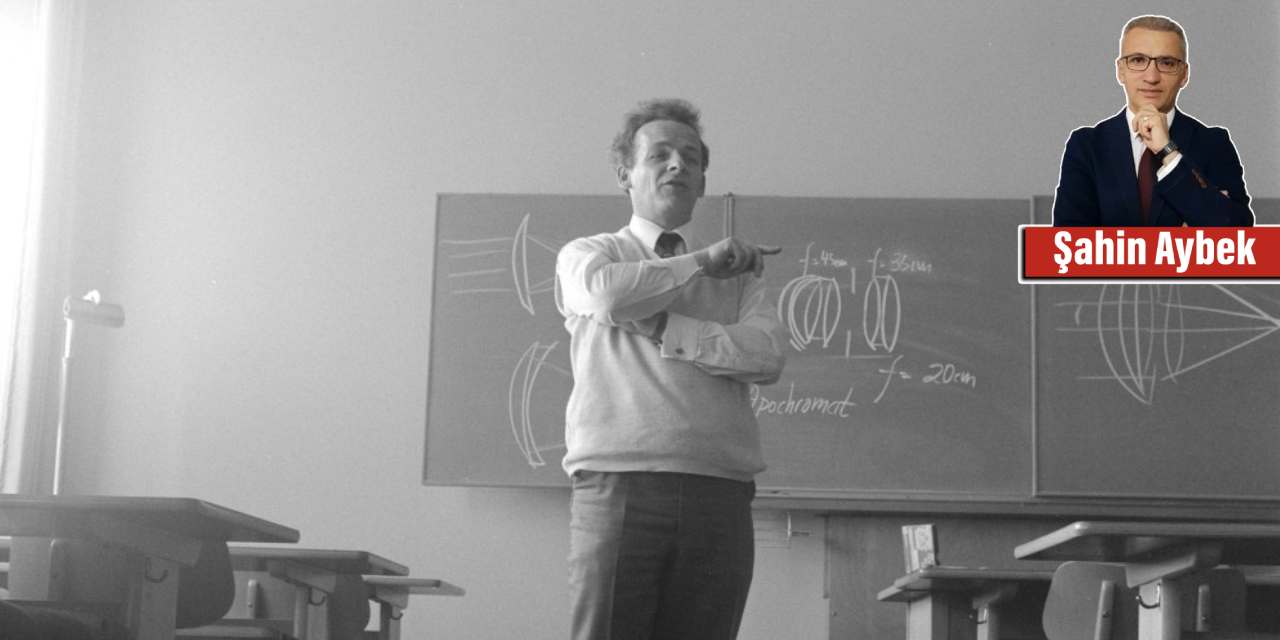 Akademi ve öğretmenlik mesleğinin bitirilişi