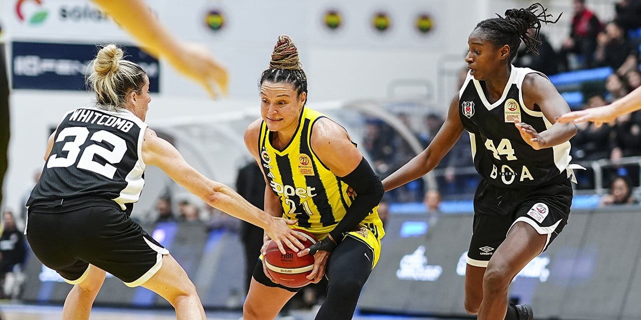 Derbinin kazananı Fenerbahçe: Beşiktaş'a fark attı