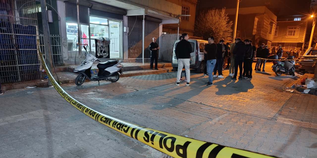 Berber dükkanı kan gölüne döndü: 3'ü ağır 7 yaralı