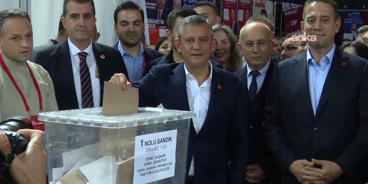 CHP kurmaylarını seçiyor: Özgür Özel oyunu kullandı