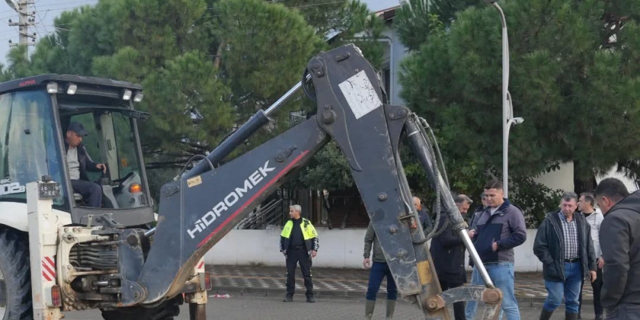 Sağanak yağış kanalizasyon hattını çökertti