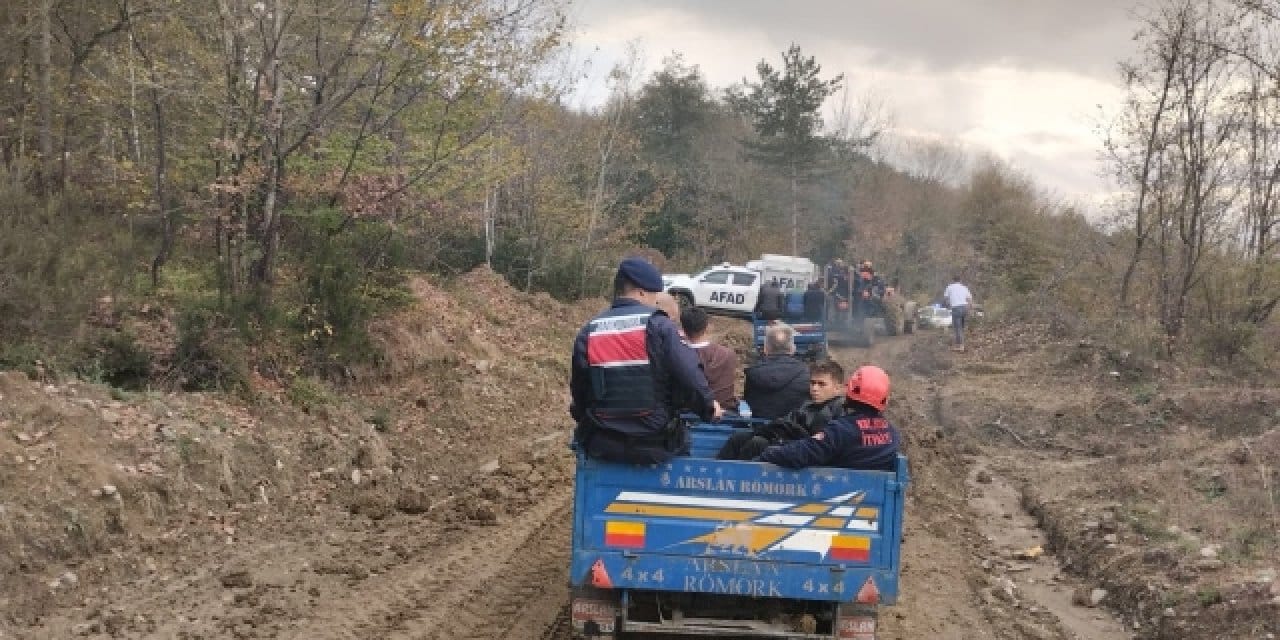 Muhtar 30 metreden düştü: Ambulansa traktörle götürüldü
