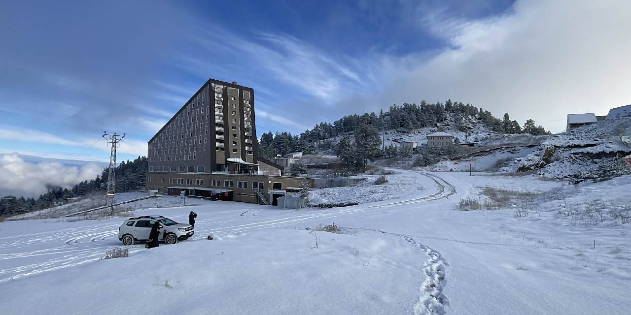 Bolu'nun yüksek kesimleri beyaza büründü: Kar kalınlığı 10 santimetreye ulaştı
