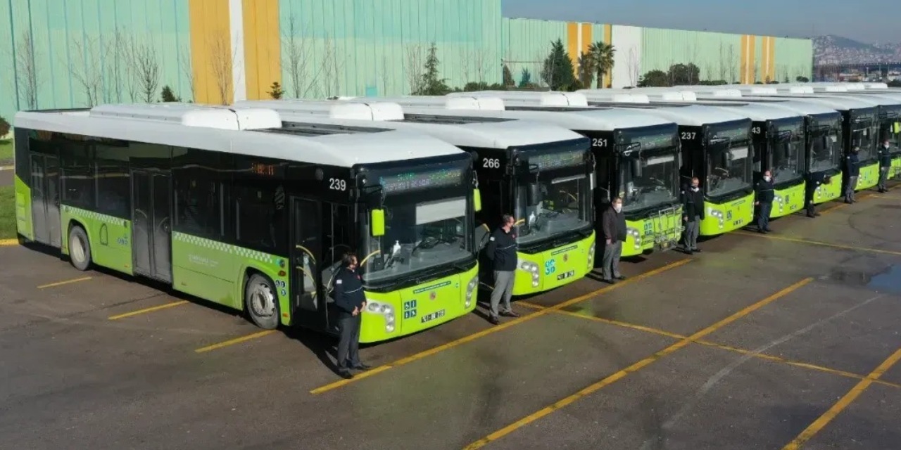 Halk otobüsü şoförünün astığı yazıyı görenler gözlerine inanamadı: Yolculara madde madde sıraladı