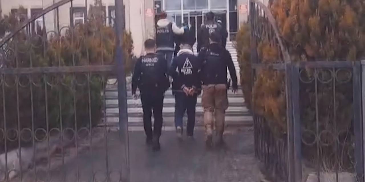 Bitlis'te 2 kişinin mide ve bağırsaklarında uyuşturucu bulundu