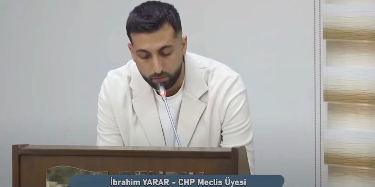 Belediye meclisi karıştı: MHP'li üye CHP'li ismin üzerine yürüdü