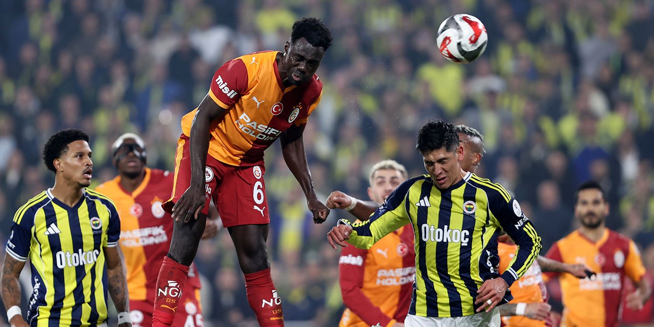 Derbide devre arası gerginlik: Koridorda sarı kart çıktı