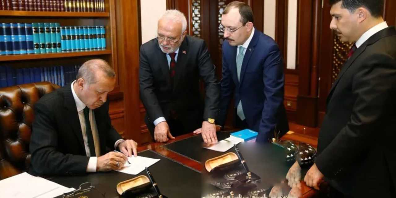 AKP'li Muş da muhalefetle aynı fikirde: Erdoğan'a yakın 3 isimi Meclis'te eleştirdi