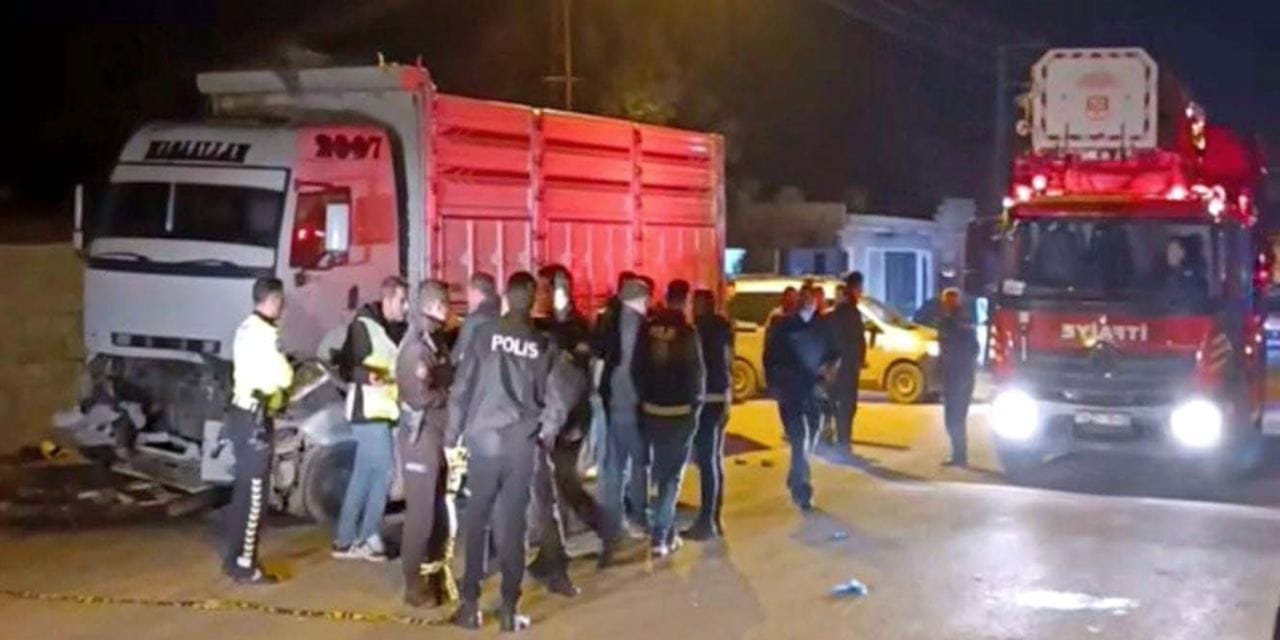 Gaziantep'te feci kaza: Antrenör ile futbolcu öldü