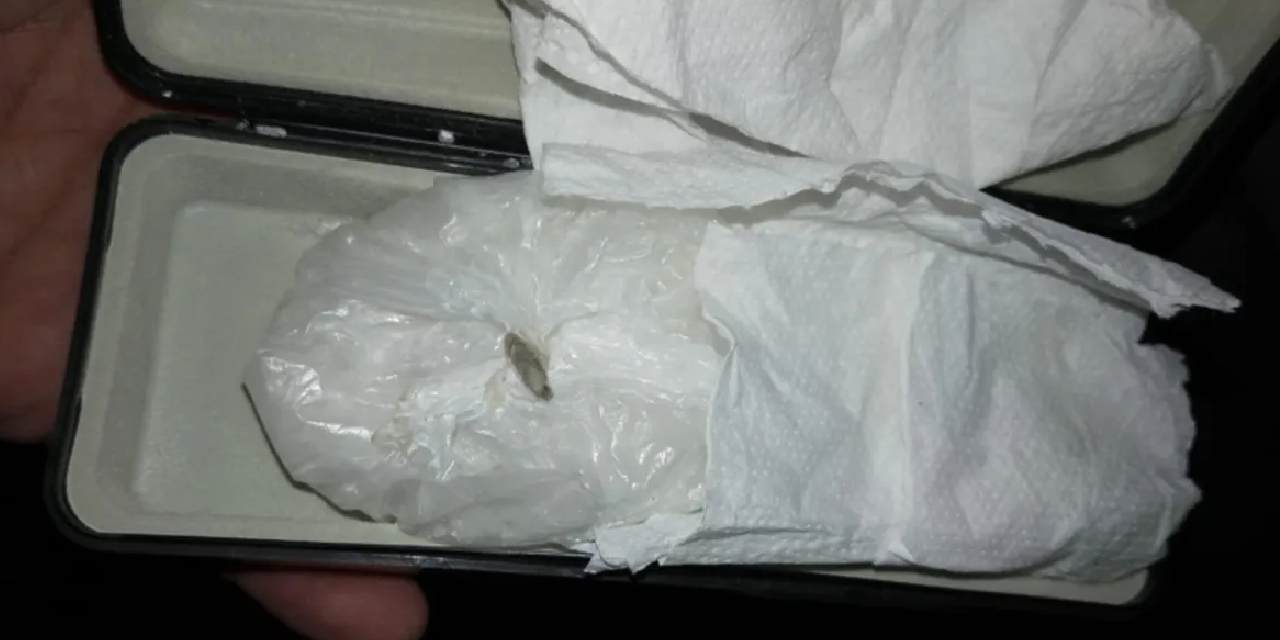 İnfaz koruma memuru uyuşturucu ile yakalandı