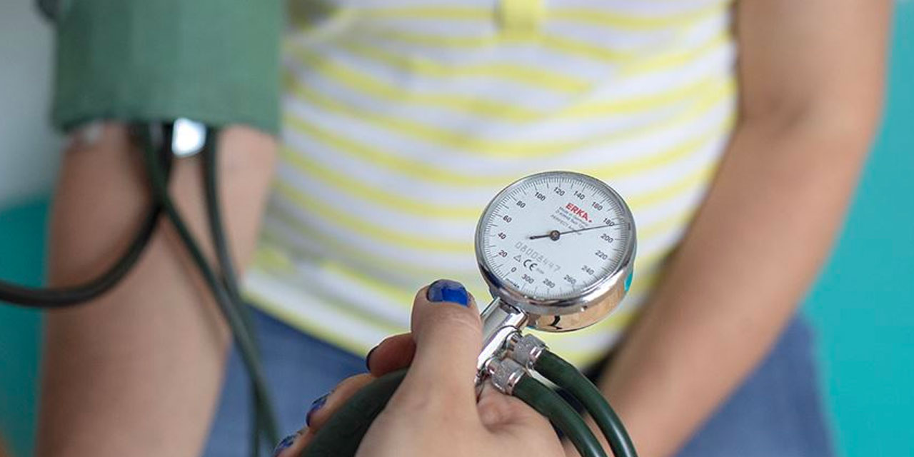 Tansiyon ölçümünde yapılan en büyük hata :