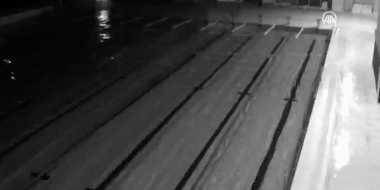 Depremde havuzda küçük bir tsunami oluştu