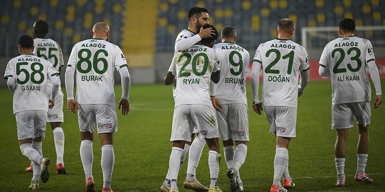 Iğdır FK geriden gelerek gruplara kaldı