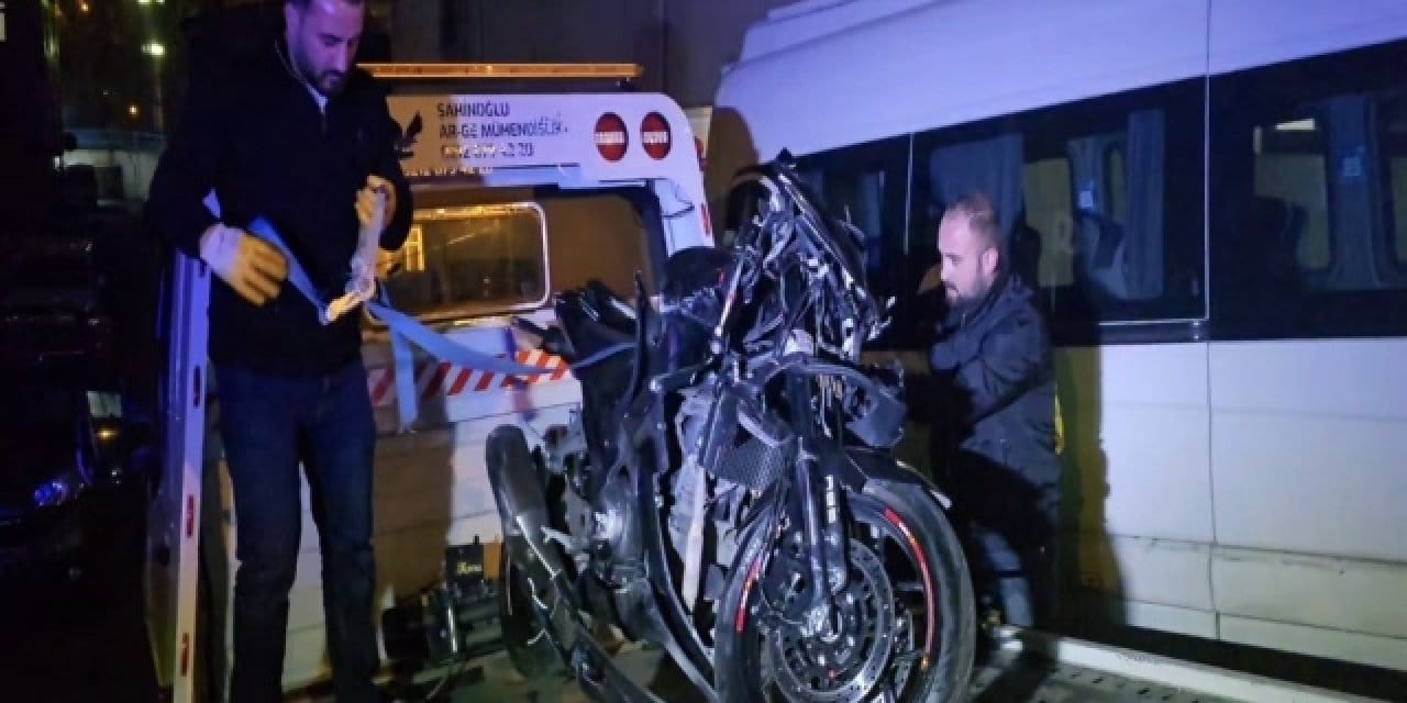 Ataşehir'de motosiklet yolcu servisine girdi: 2'si ağır 3 yaralı