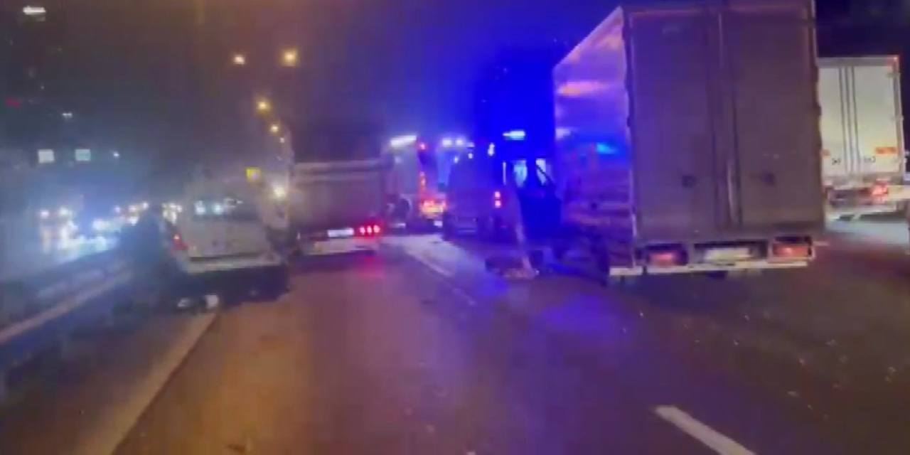 Yine TEM yine zincirleme kaza! Trafik kilitlendi