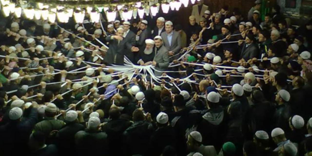 Menzil cemaatinde miras krizi! Üç kardeş arasındaki gerilim büyüyor