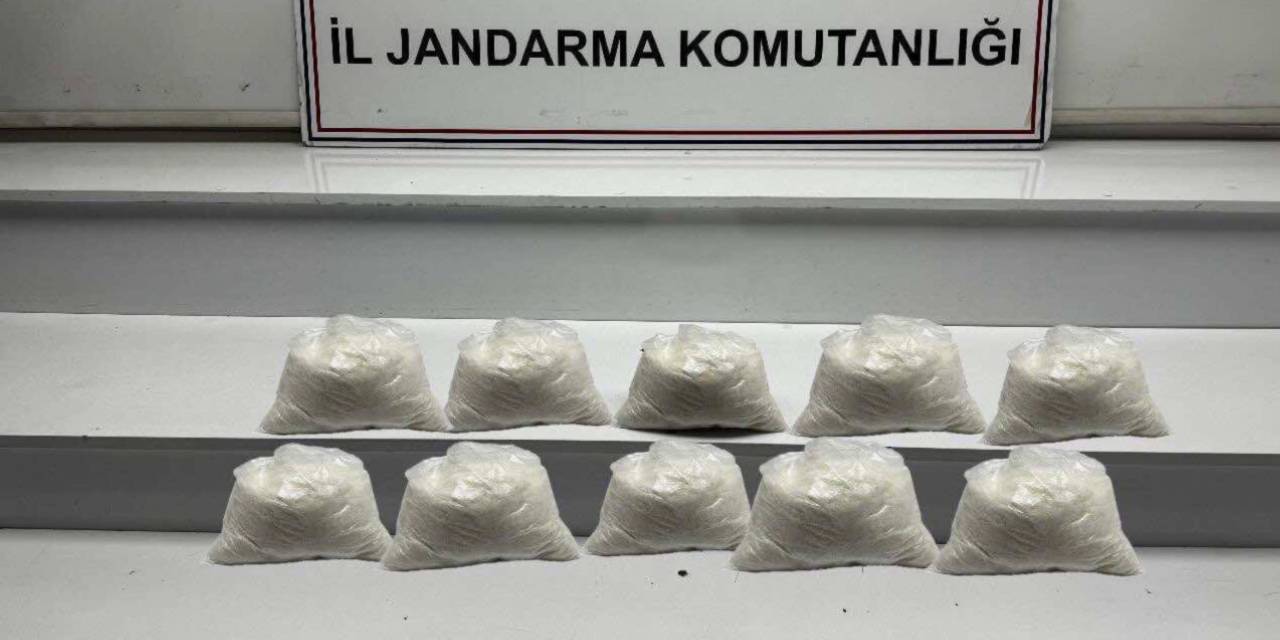 Hakkari'de narkotik operasyonu: 2 kişiye suçüstü