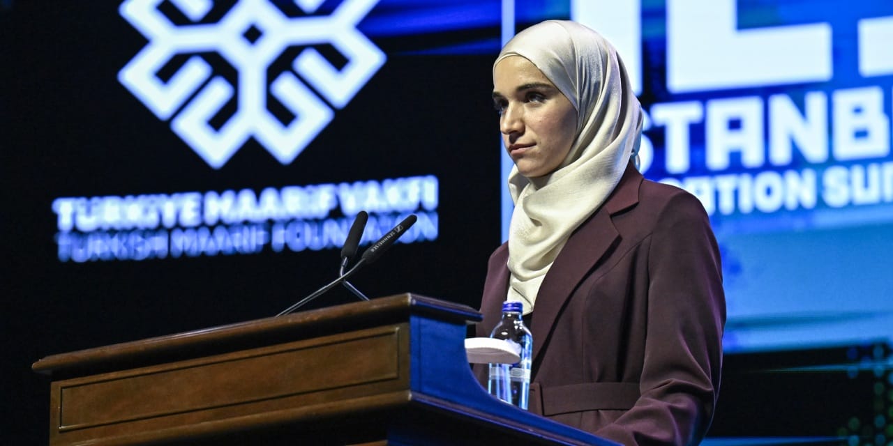 Şara'nın eşi İstanbul'da eğitim hakkında konuştu