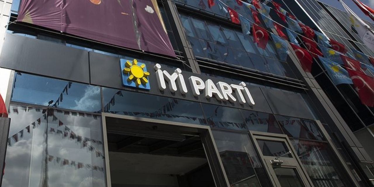 Atatürk'ün inkılap mücadelesini heykelleştirmişti: İYİ Parti ihraç talebiyle disipline sevk etti