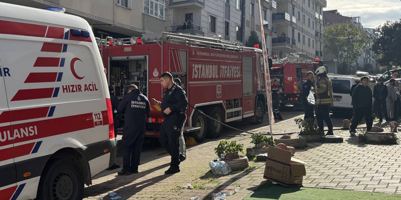 Sancaktepe'de yangın! Anne ve çocuğu hastaneye kaldırıldı
