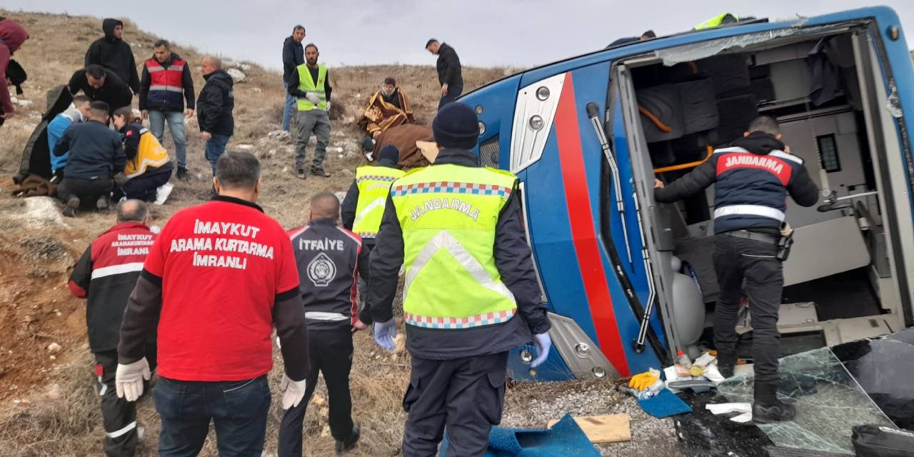 Cezaevi nakil aracı devrildi: 2'si ağır 9 yaralı