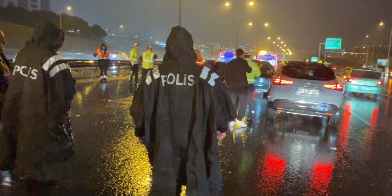 Şiddetli yağmur TEM'i felç etti! 7 araç birbirine girdi