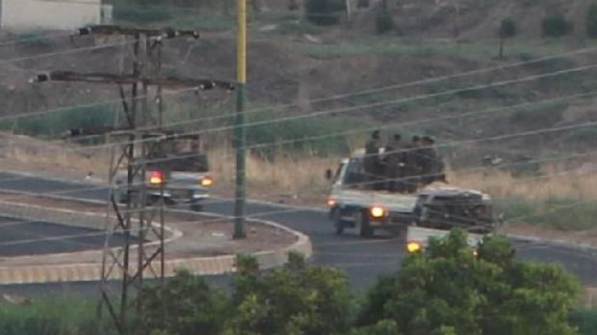 3 kamyonette 50 terörist! YPG'li teröristlerin Suriye'deki konvoyu görüntülendi