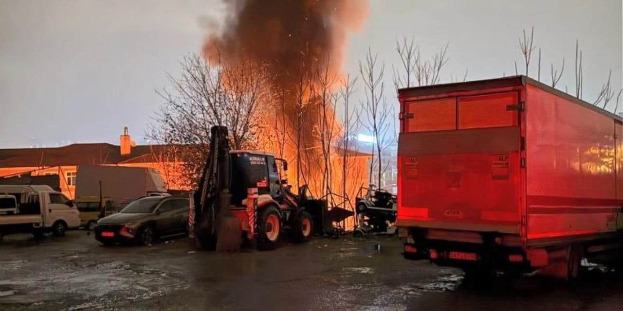 Otopark alev alev yandı! 14 araç zarar gördü