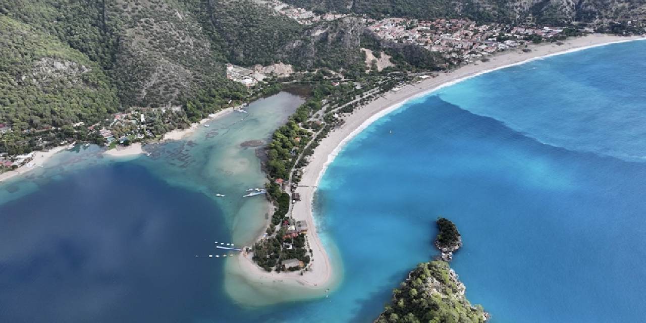 Ölüdeniz'in rengi değişti