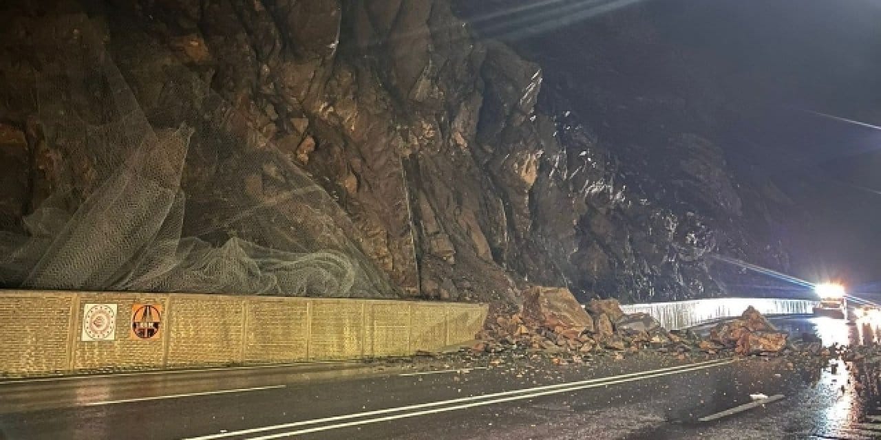 Hakkari’de faciadan dönüldü: Sürücüler isyan etti