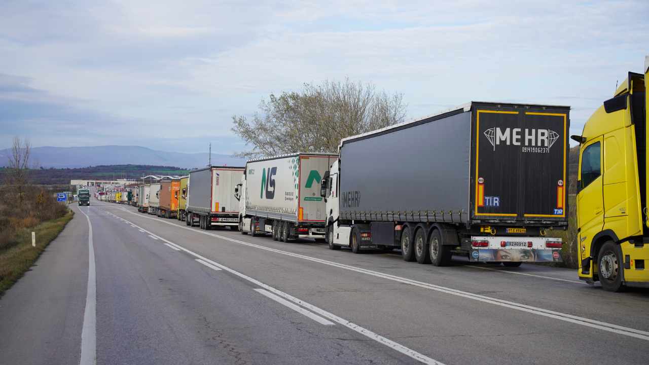 Yunanistan sınırında kriz: TIR kuyrukları oluştu!