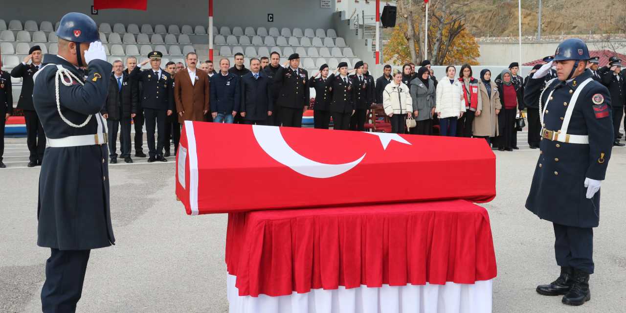 Eşi 7 aylık hamileydi! Kalp krizi geçiren uzman çavuş şehit oldu