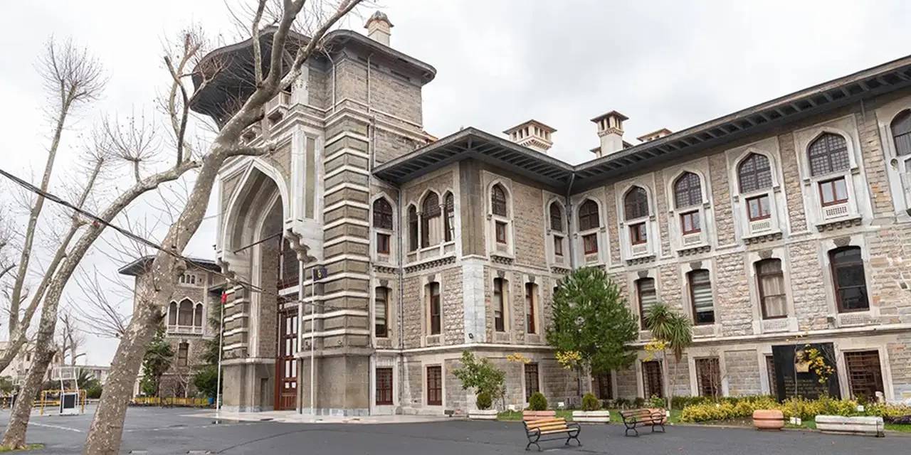 İstanbul Erkek Lisesi'ndeki skandal olayda veliler sessizliğini bozdu