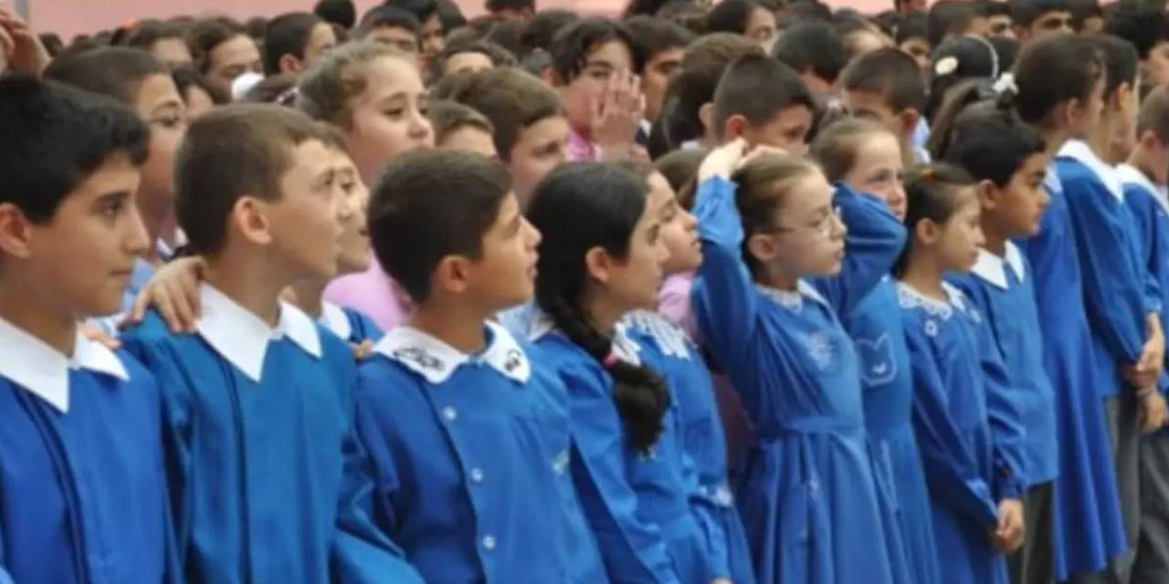 Sosyal medya ayağa kalktı: #OkullardaANDIMIZOkutulsun