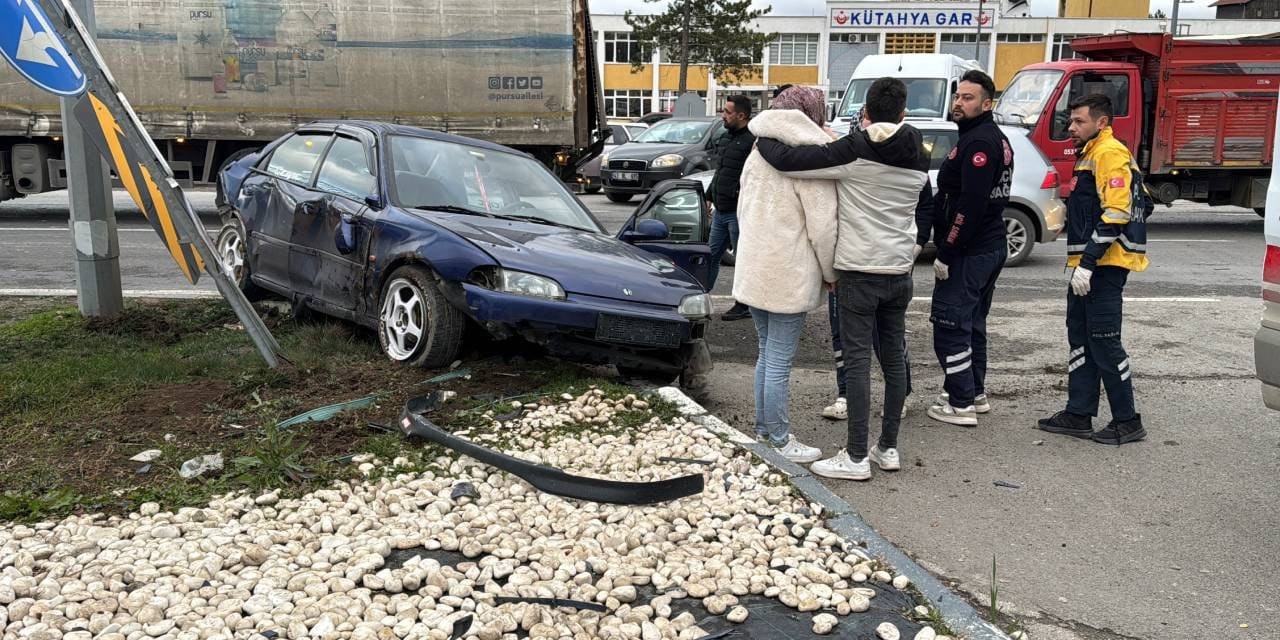 Kütahya’da 4 aracın karıştığı zincirleme kazada 4 kişi yaralandı