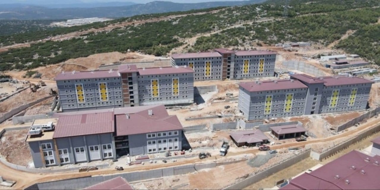 Kız yurdu 'mezar' üstüne kuruldu! Temelden çıkan mağarayı betonla gizlediler