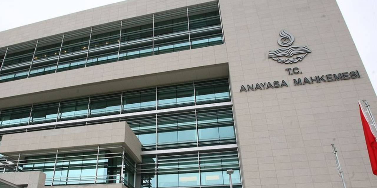 AYM'den hakim ve savcı yardımcılığı için mülakat kararı