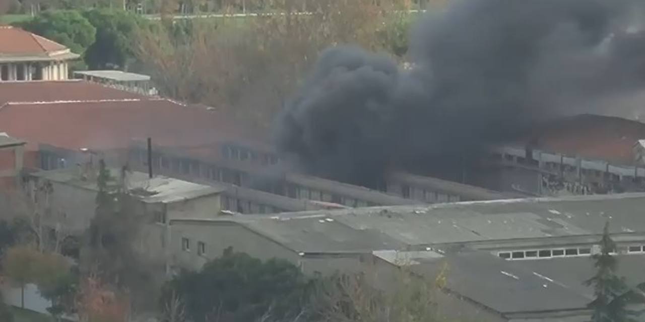 Bakırköy'de tekstil fabrikasında yangın!
