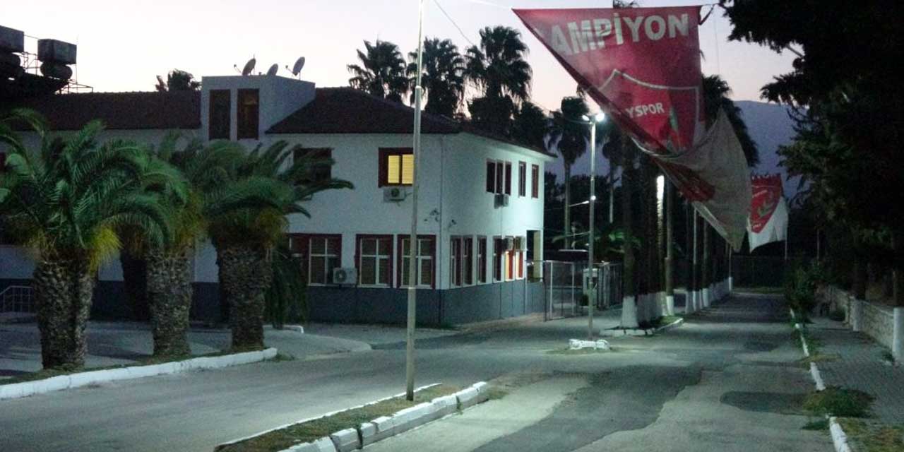 58 yıllık Türk kulübünde yemek çıkmıyor