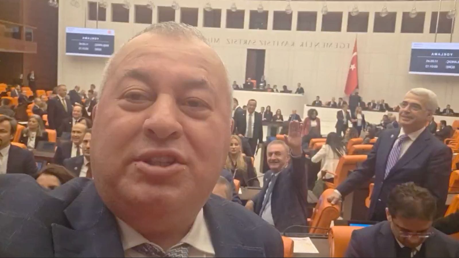 AKP'li vekiller bütçe görüşmesine gelmedi! Oturuma ara verildi CHP'li vekiller isyan etti