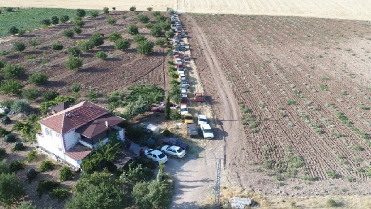 Görenler inanamadı! Bir evde 50 araç...