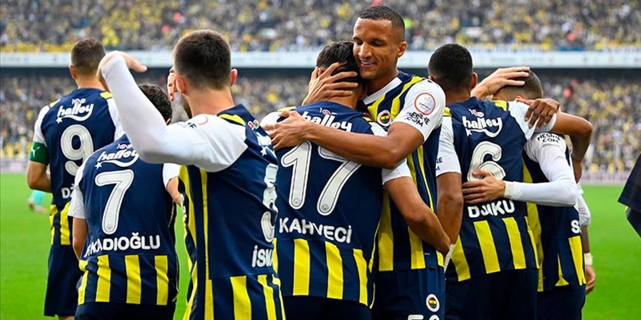 Fenerbahçe'de çıkan tartışmayı açıkladı: Kadro dışı kararı böyle geldi